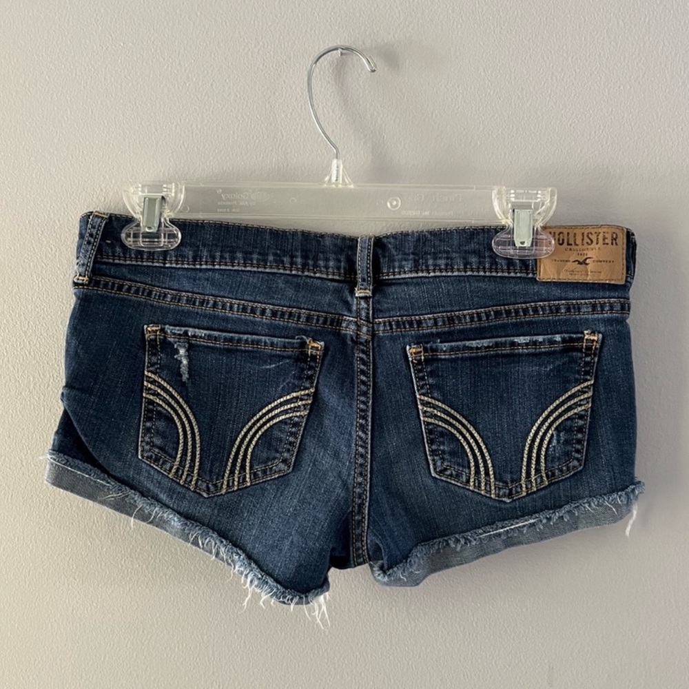 Women’s Hollister Blue Jean Shorts Distressed Cuffed Hem - Picture 3 of 3